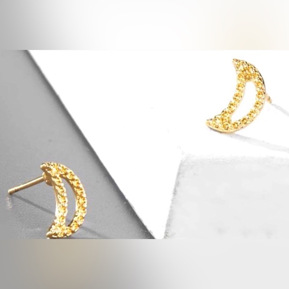 Half Crescent Moon Chain Rope Textured Tiny Dainty Gold Celestial Galaxy Earring - Picture 4 of 4